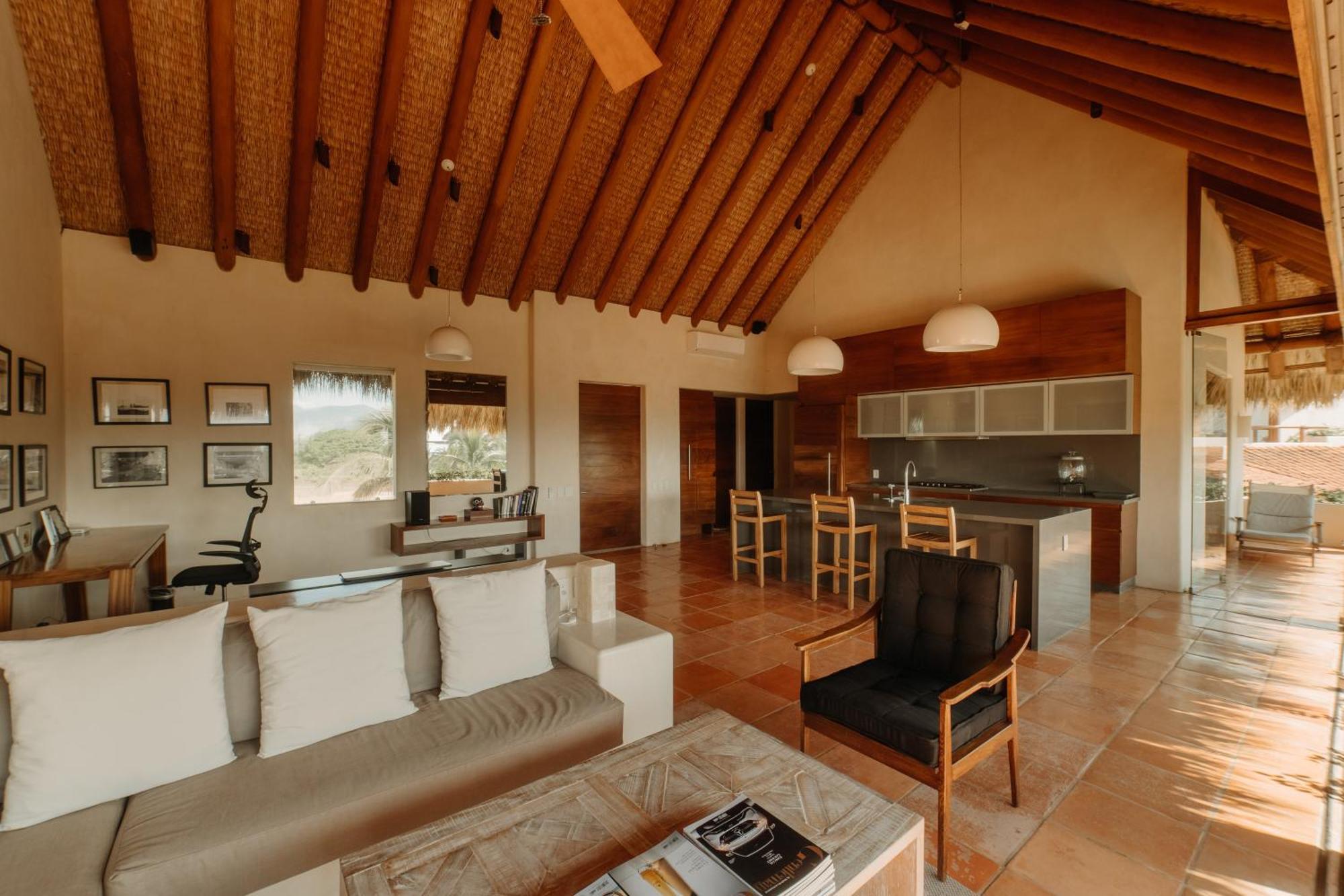 Las Palmas Luxury Villas Zihuatanejo Room photo
