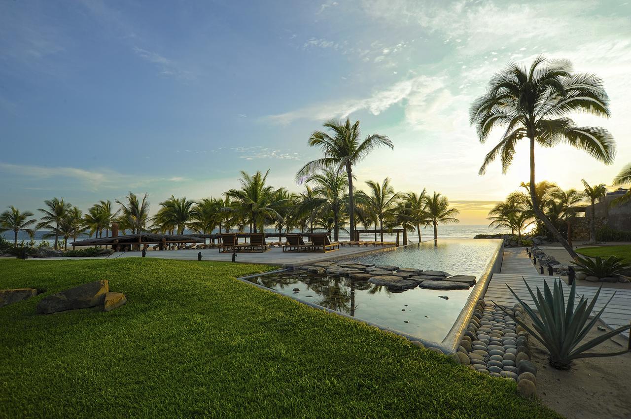 Las Palmas Luxury Villas Zihuatanejo Exterior photo